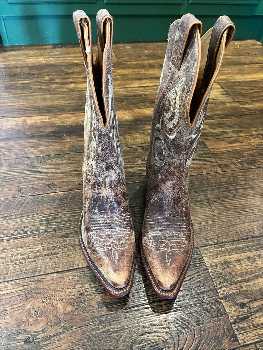 Justin Boots Brown Western Embroidered Pointed-Toe Heeled Boots